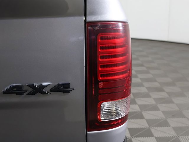 2022 Ram 1500 Classic Warlock 4x4 Crew Cab 5'7" Box - 22924861 - 11