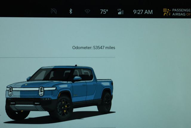 2022 Rivian R1T Adventure Package AWD Quad Motor Drive w/20'' All Terrain Wheels - 22893497 - 14