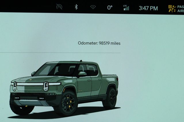 2022 Rivian R1T Launch Edition AWD - 22900768 - 13