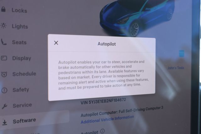 2022 Tesla Model 3 Long Range AWD *Ltd Avail* with Painted 19'' Sport Wheels - 22934637 - 13