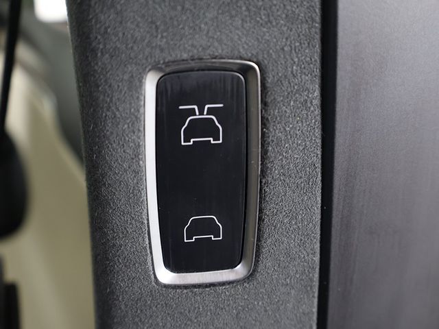 2022 Tesla Model X AWD - 22930654 - 32