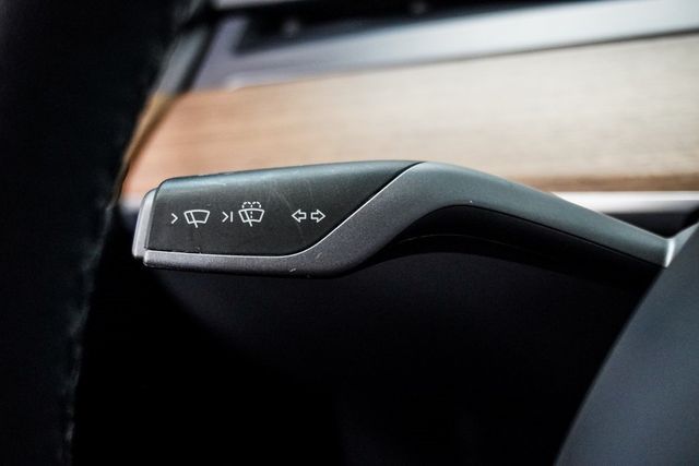 2022 Tesla Model Y Long Range AWD - 22935684 - 17