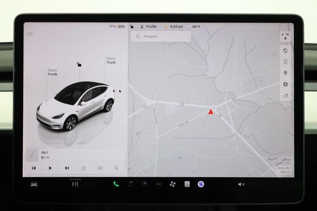 2022 Tesla Model Y Long Range AWD with B&W Premium Interior and Acceleration Boost - 22939231 - 19