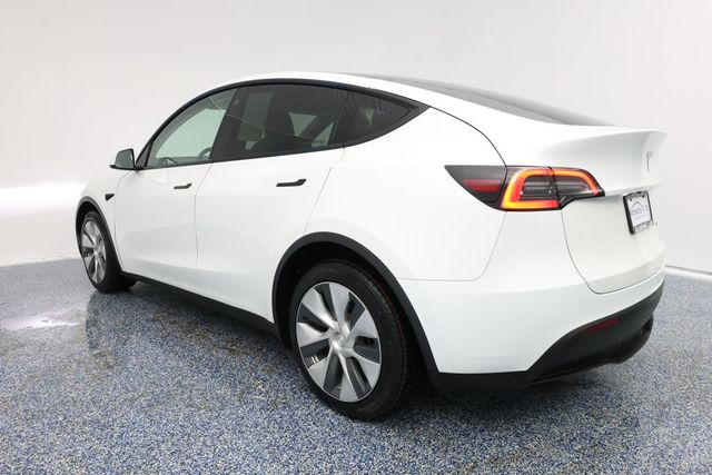 2022 Tesla Model Y Long Range AWD with B&W Premium Interior and Acceleration Boost - 22939231 - 4