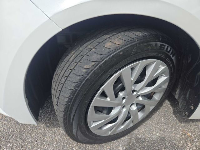 2022 Toyota Corolla LE CVT - 22878888 - 19