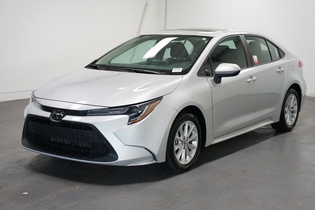 2022 corolla le silver