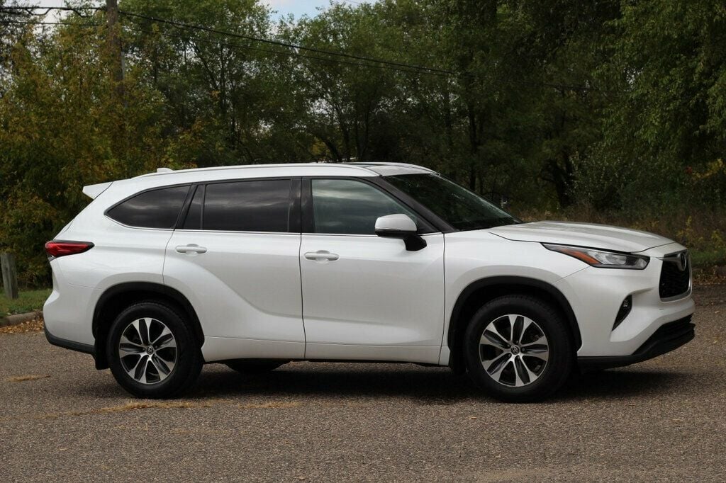2022 Toyota Highlander ONE OWNER AWD XLE MOONROOF - 22928288 | Video 1