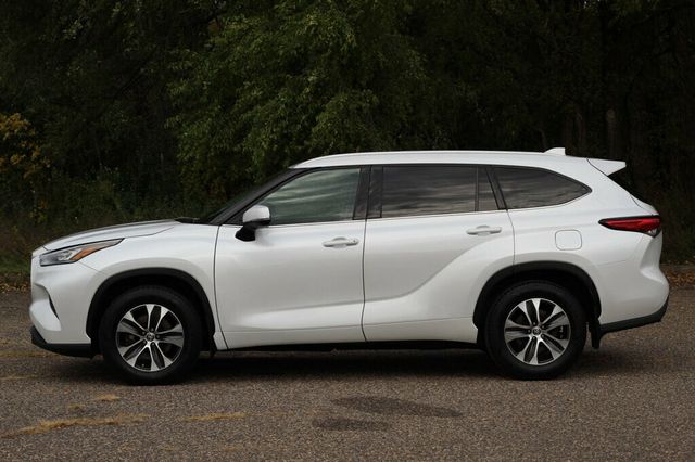 2022 Toyota Highlander ONE OWNER AWD XLE MOONROOF - 22928288 - 17