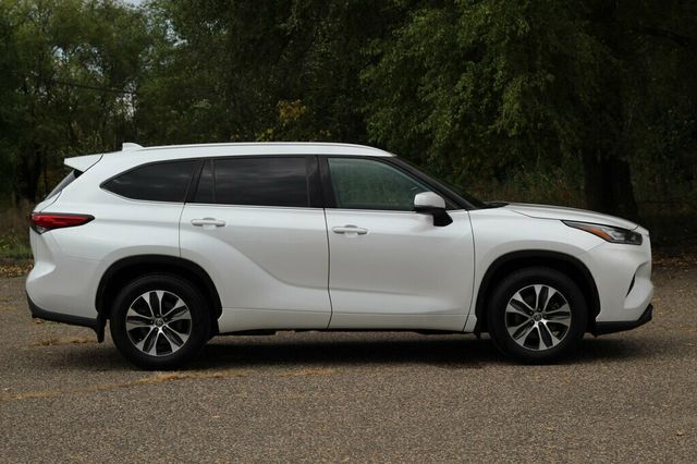 2022 Toyota Highlander ONE OWNER AWD XLE MOONROOF - 22928288 - 1
