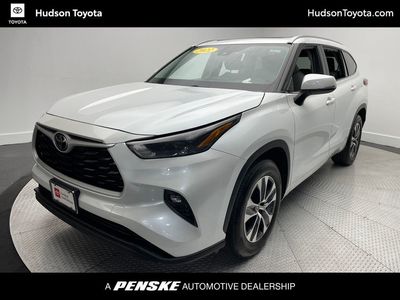 2022 Toyota Highlander - 5TDGZRAH3NS129609