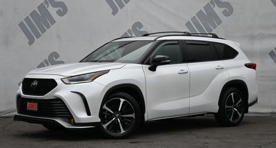 2022 Toyota Highlander - 5TDJZRAH9NS110777