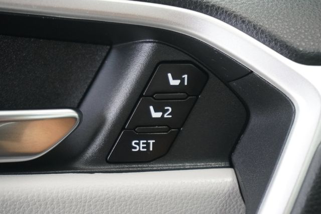 2022 Toyota RAV4 Hybrid XLE Premium AWD - 22821471 - 13