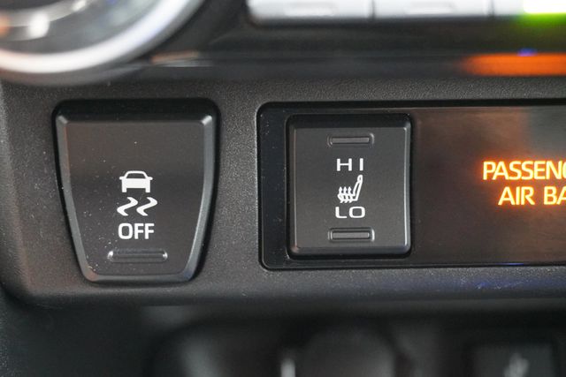 2022 Toyota RAV4 Hybrid XLE Premium AWD - 22821471 - 19