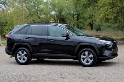 2022 Toyota RAV4 - 4T3RWRFVXNU054342