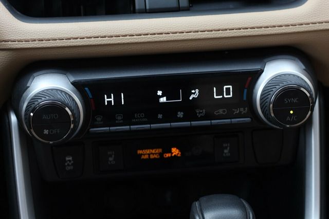 2022 Toyota RAV4 ONE OWNER AWD HYBRID XLE W/ HEATED SEATS, MOONROOF - 22934313 - 14