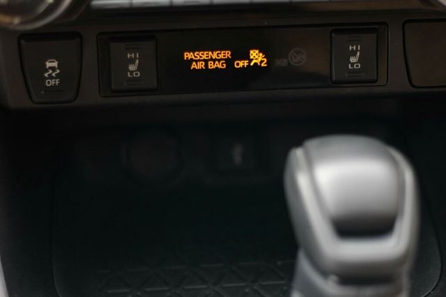 2022 Toyota RAV4 ONE OWNER AWD HYBRID XLE W/ HEATED SEATS, MOONROOF - 22934313 - 15