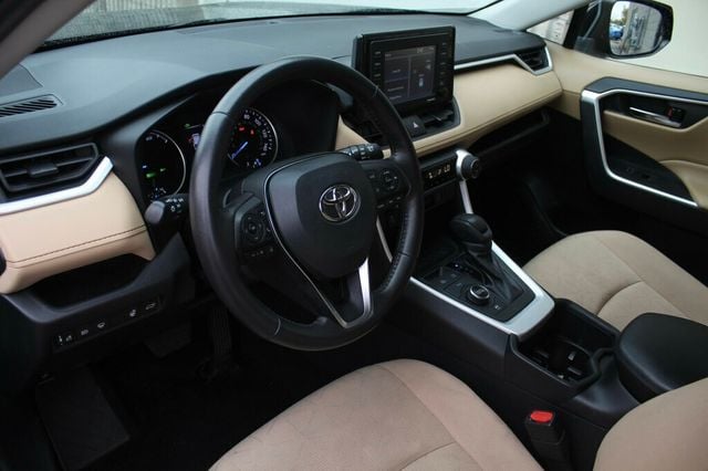 2022 Toyota RAV4 ONE OWNER AWD HYBRID XLE W/ HEATED SEATS, MOONROOF - 22934313 - 24