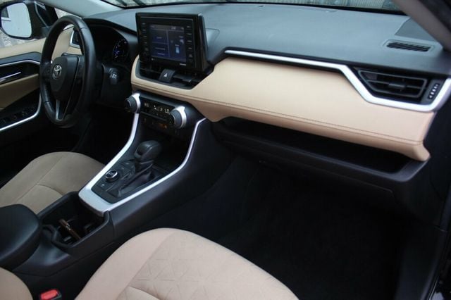 2022 Toyota RAV4 ONE OWNER AWD HYBRID XLE W/ HEATED SEATS, MOONROOF - 22934313 - 8