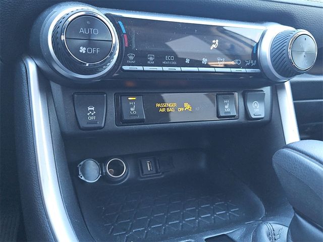 2022 Toyota RAV4 XLE FWD - 22938718 - 9