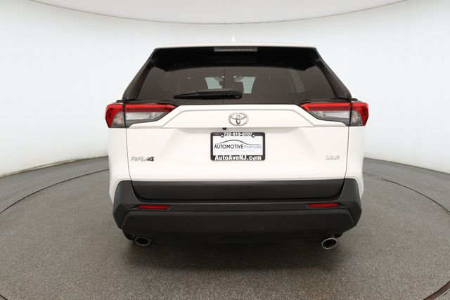 2022 Toyota RAV4 XLE with Convenience Package - 22906978 - 4