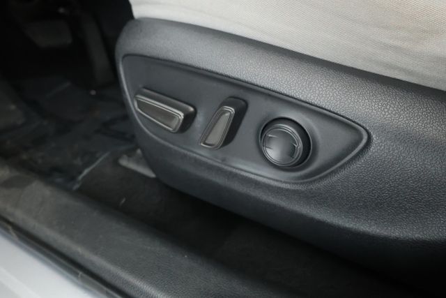 2022 Toyota RAV4 XLE with Convenience Package - 22913973 - 9