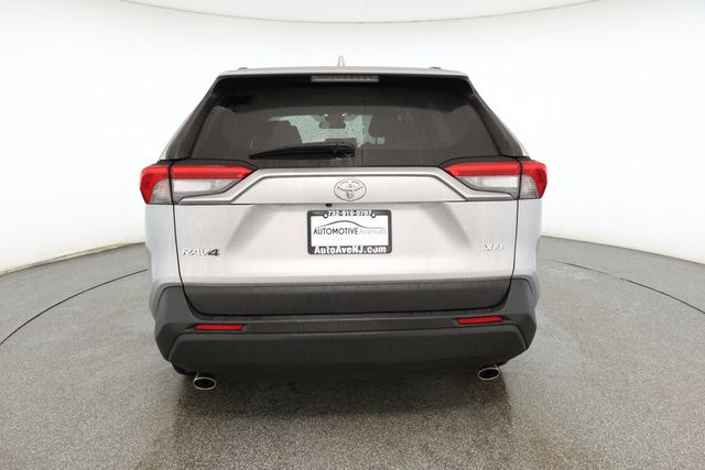 2022 Toyota RAV4 XLE with Convenience Package - 22913973 - 4