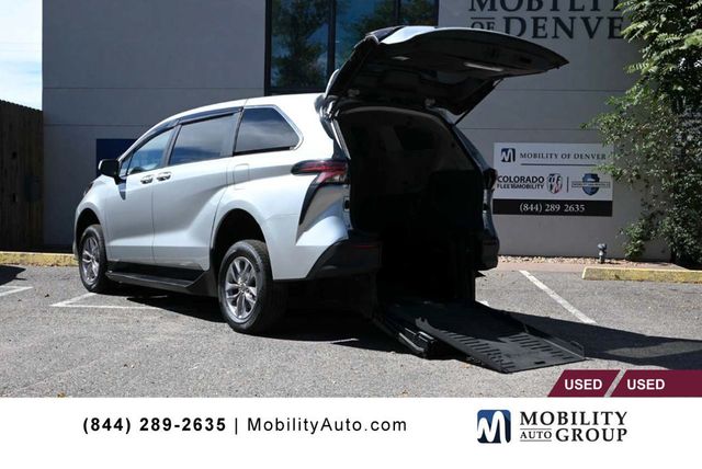 2022 Toyota Sienna LE FWD 8-Passenger - 22925026 - 0