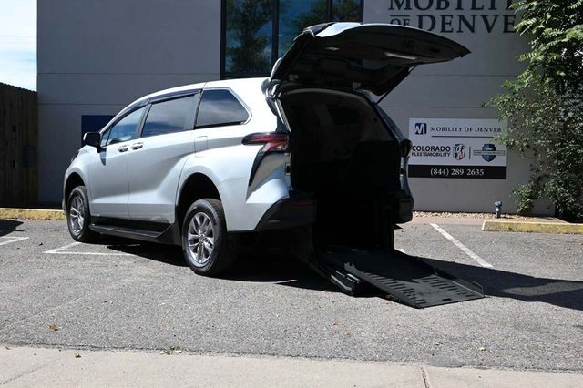 2022 Toyota Sienna LE FWD 8-Passenger - 22925026 - 1