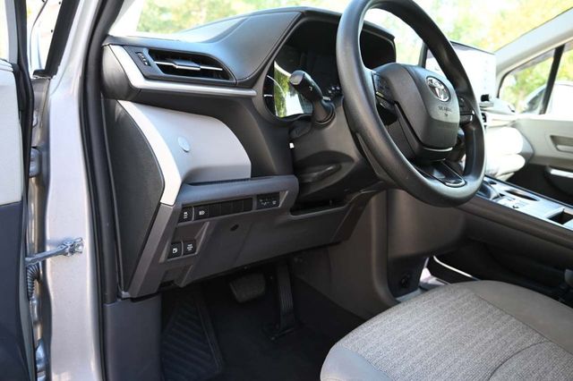 2022 Toyota Sienna LE FWD 8-Passenger - 22925026 - 26