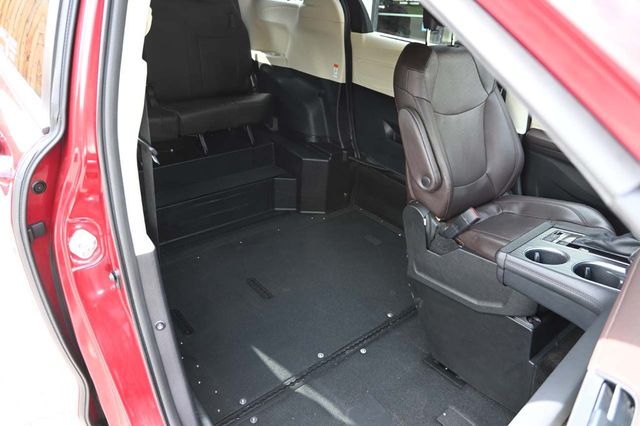 2022 Toyota Sienna Platinum AWD 7-Passenger - 22929824 - 15