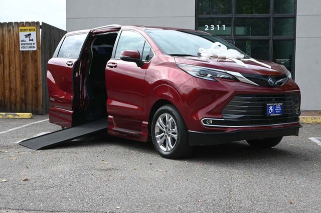 2022 Toyota Sienna Platinum AWD 7-Passenger - 22929824 - 1