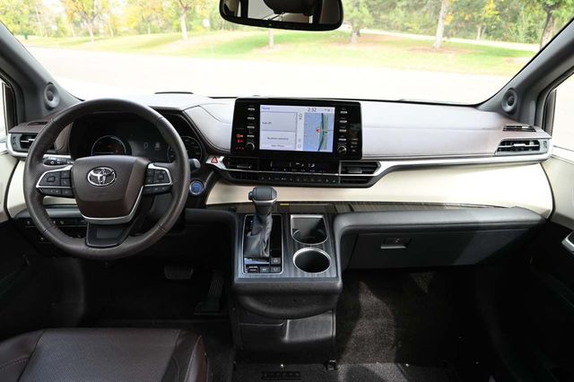 2022 Toyota Sienna Platinum AWD 7-Passenger - 22929824 - 21