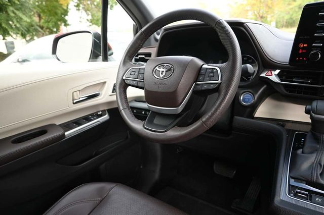 2022 Toyota Sienna Platinum AWD 7-Passenger - 22929824 - 23