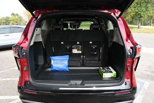 2022 Toyota Sienna Platinum AWD 7-Passenger - 22929824 - 24