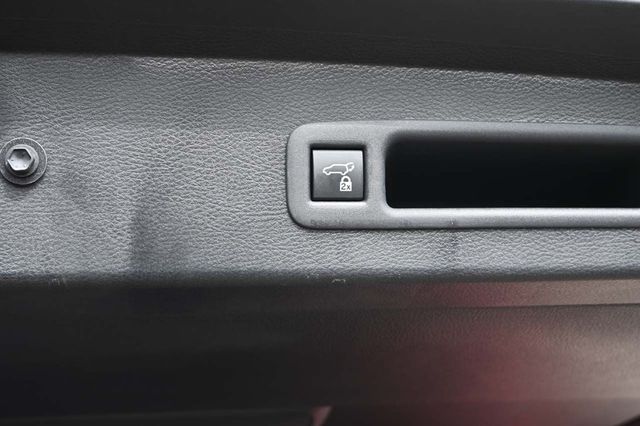 2022 Toyota Sienna Platinum AWD 7-Passenger - 22929824 - 25