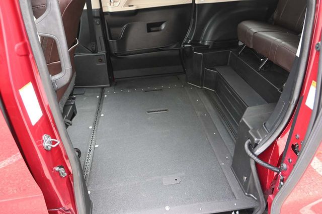 2022 Toyota Sienna Platinum AWD 7-Passenger - 22929824 - 26