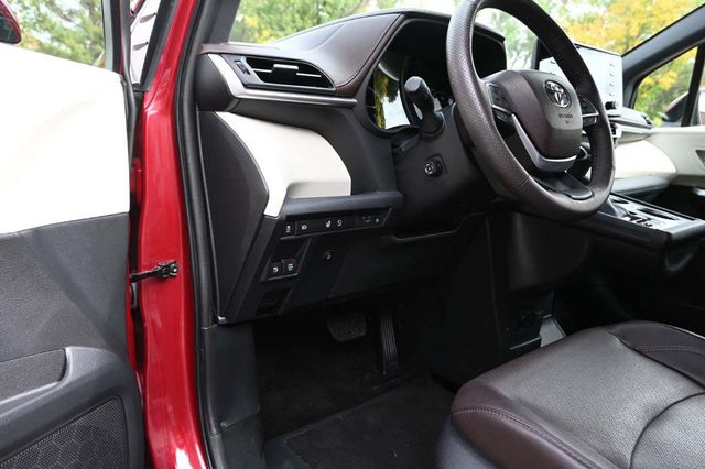 2022 Toyota Sienna Platinum AWD 7-Passenger - 22929824 - 29