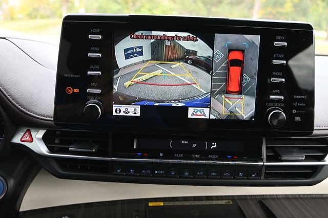 2022 Toyota Sienna Platinum AWD 7-Passenger - 22929824 - 36