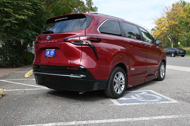 2022 Toyota Sienna Platinum AWD 7-Passenger - 22929824 - 5