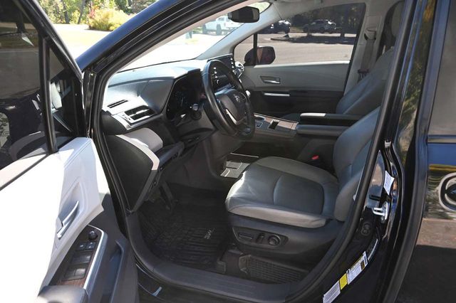 2022 Toyota Sienna XLE Handicap Mobility Van - 22926995 - 12