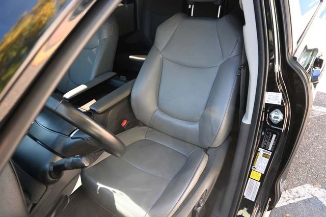 2022 Toyota Sienna XLE Handicap Mobility Van - 22926995 - 13