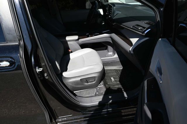 2022 Toyota Sienna XLE Handicap Mobility Van - 22926995 - 14