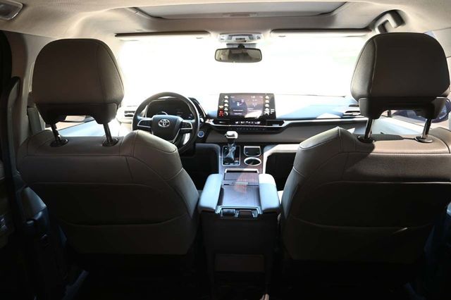 2022 Toyota Sienna XLE Handicap Mobility Van - 22926995 - 20