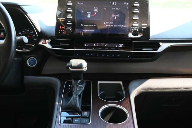 2022 Toyota Sienna XLE Handicap Mobility Van - 22926995 - 23