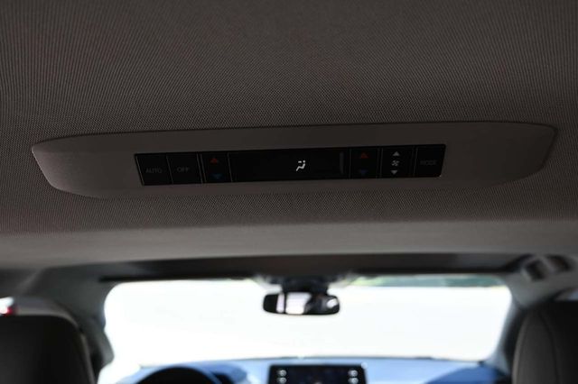 2022 Toyota Sienna XLE Handicap Mobility Van - 22926995 - 27