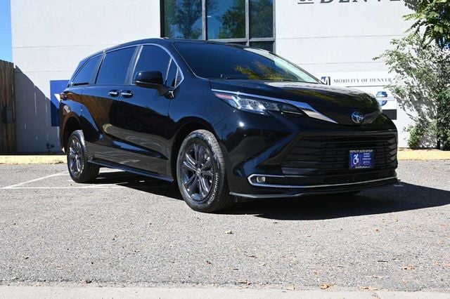 2022 Toyota Sienna XLE Handicap Mobility Van - 22926995 - 2