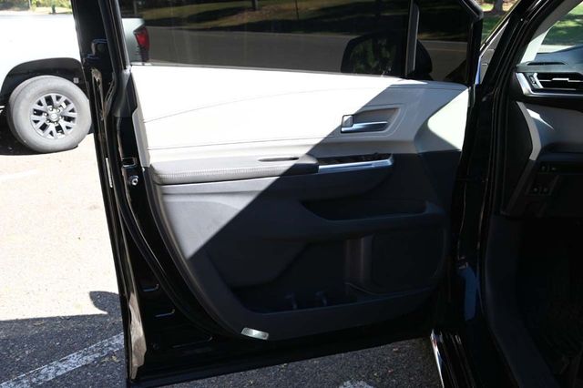 2022 Toyota Sienna XLE Handicap Mobility Van - 22926995 - 30