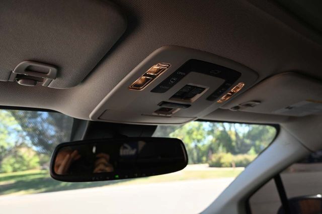 2022 Toyota Sienna XLE Handicap Mobility Van - 22926995 - 32