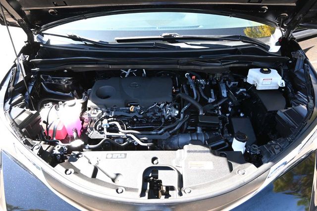 2022 Toyota Sienna XLE Handicap Mobility Van - 22926995 - 36