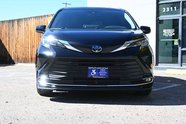 2022 Toyota Sienna XLE Handicap Mobility Van - 22926995 - 3
